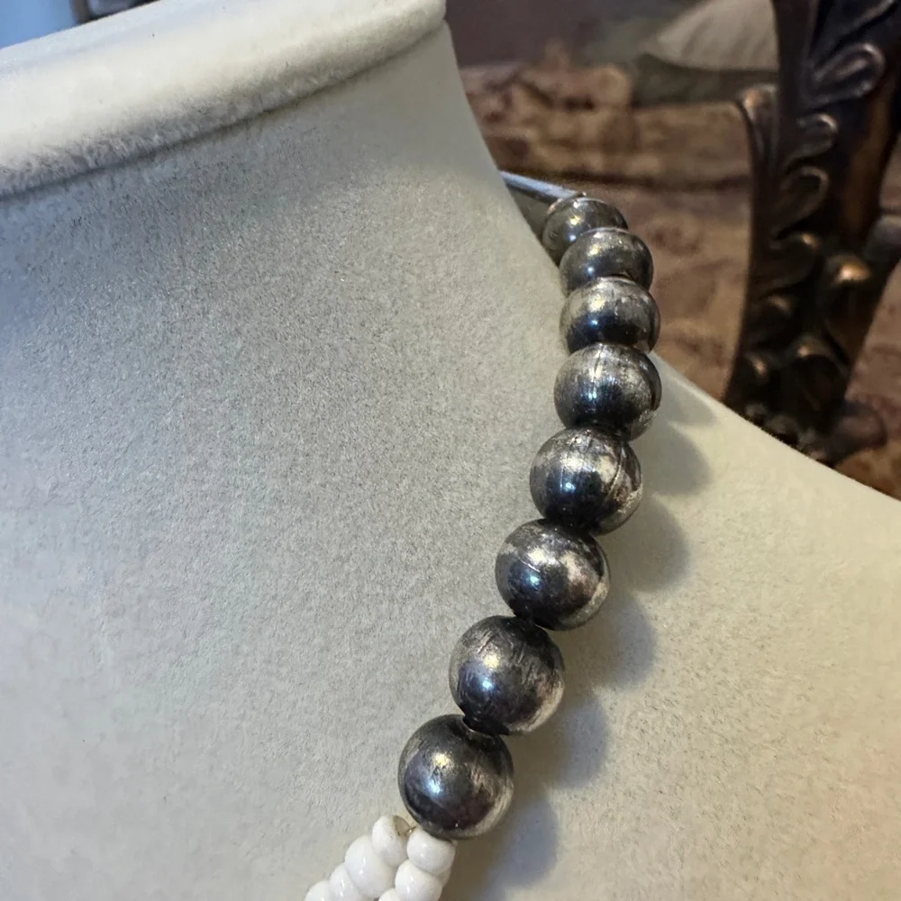 Native Bone Beaded Necklace with Triangular Pendants - Picture 3 of 4